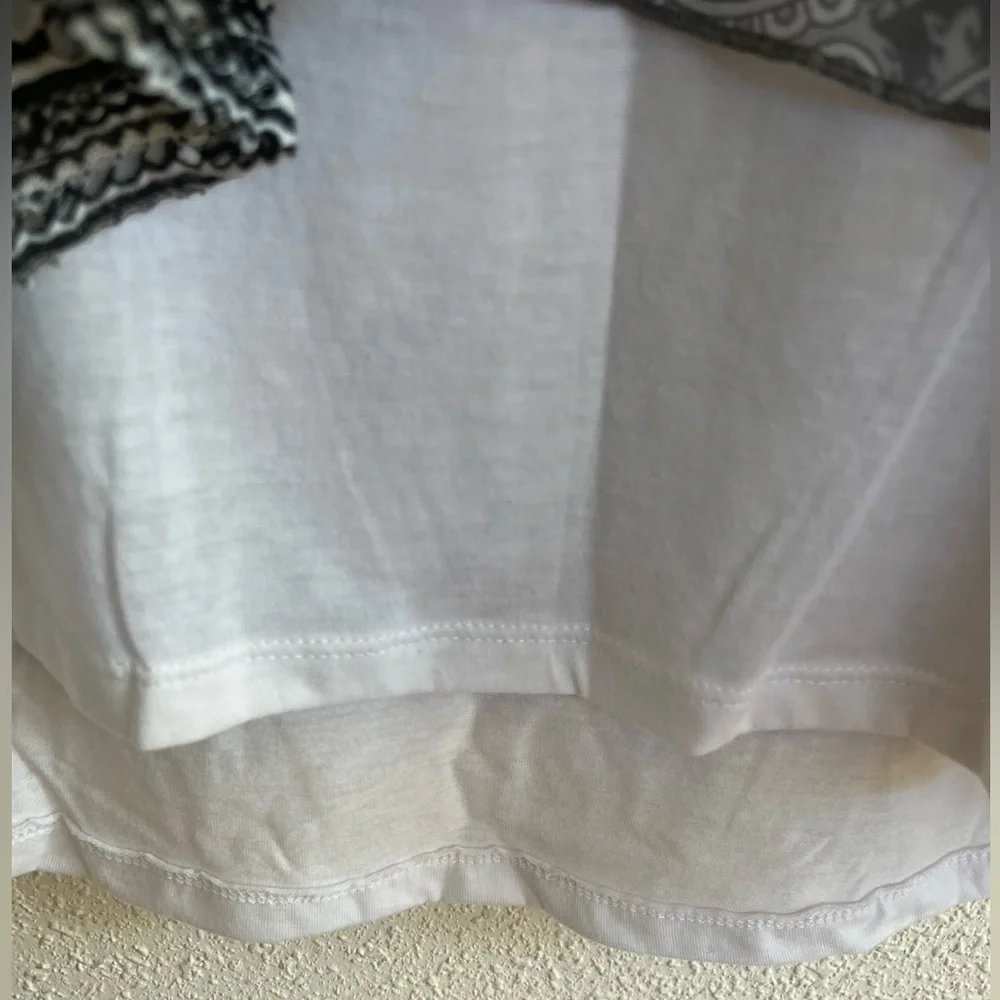 One World black and white tank - Picture 5 of 8